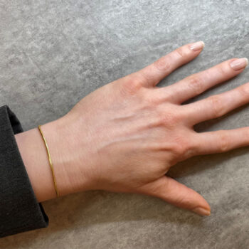 taranox-armband-classic-signature-gold-tnx122-modelfoto-vorderansicht