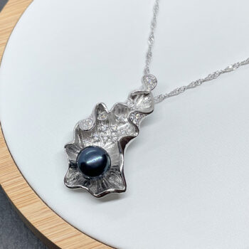 halskette-mystic-black-pearl-sterlingsilber-925-suesswasserzuchtperle-zirkonia-kristalle-tnx406-seite