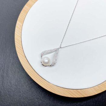 taranox-halskette-pearl-elegance-sterlingsilber-925-suesswasserzuchtperle-zirkonia-kristalle-tnx407-seitenansicht